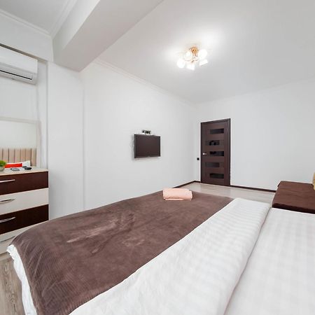 Appartments " Zhetysu-4" อัลมาตี ภายนอก รูปภาพ
