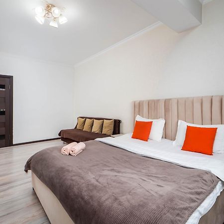 Appartments " Zhetysu-4" อัลมาตี ภายนอก รูปภาพ