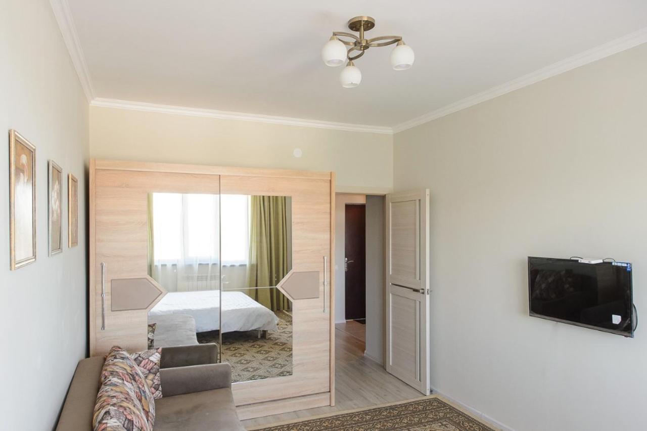 Appartments " Zhetysu-4" อัลมาตี ภายนอก รูปภาพ