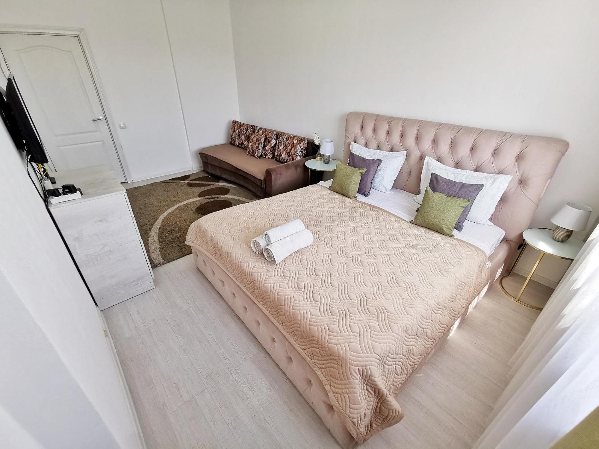 Appartments " Zhetysu-4" อัลมาตี ภายนอก รูปภาพ