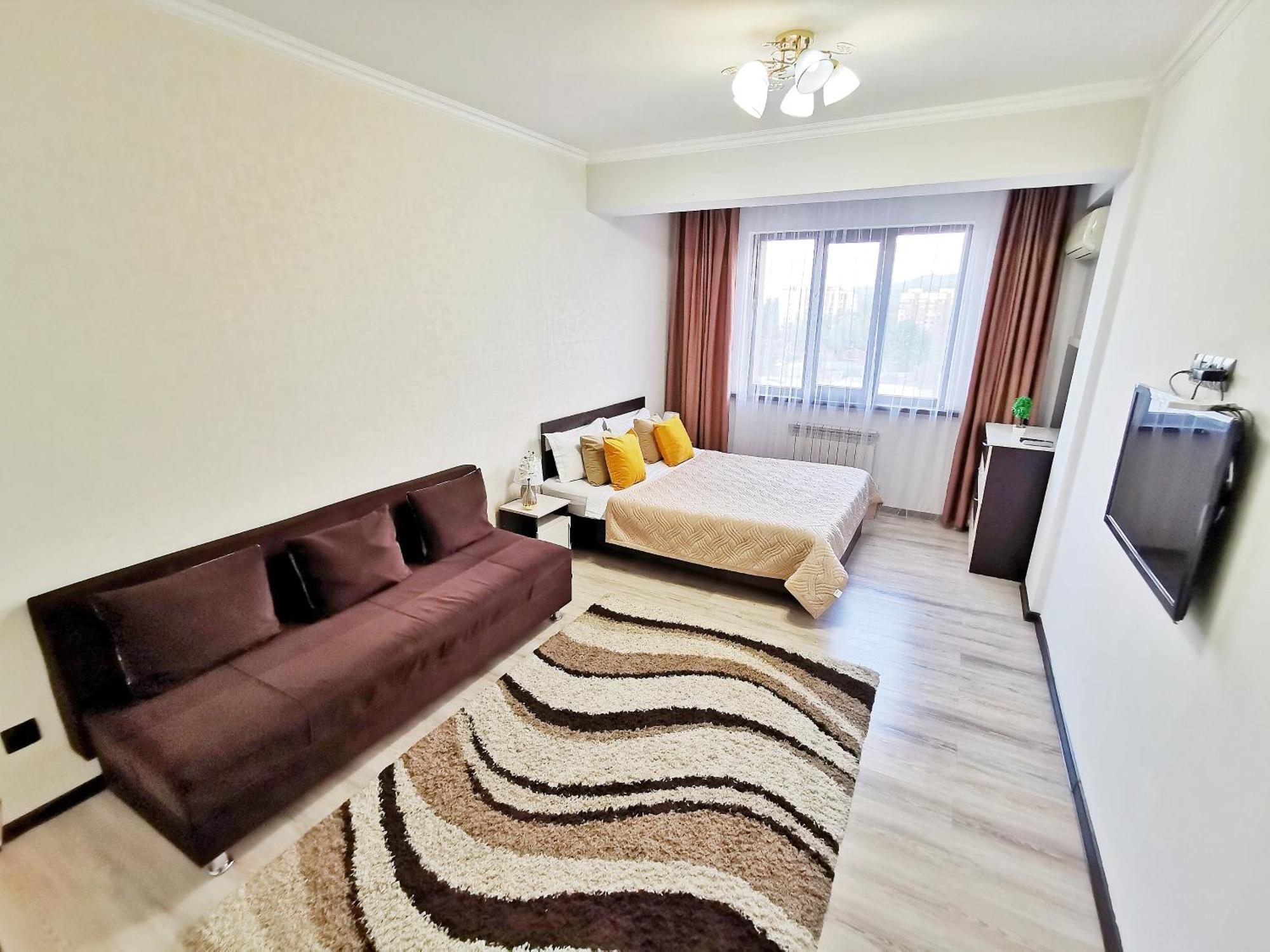 Appartments " Zhetysu-4" อัลมาตี ภายนอก รูปภาพ