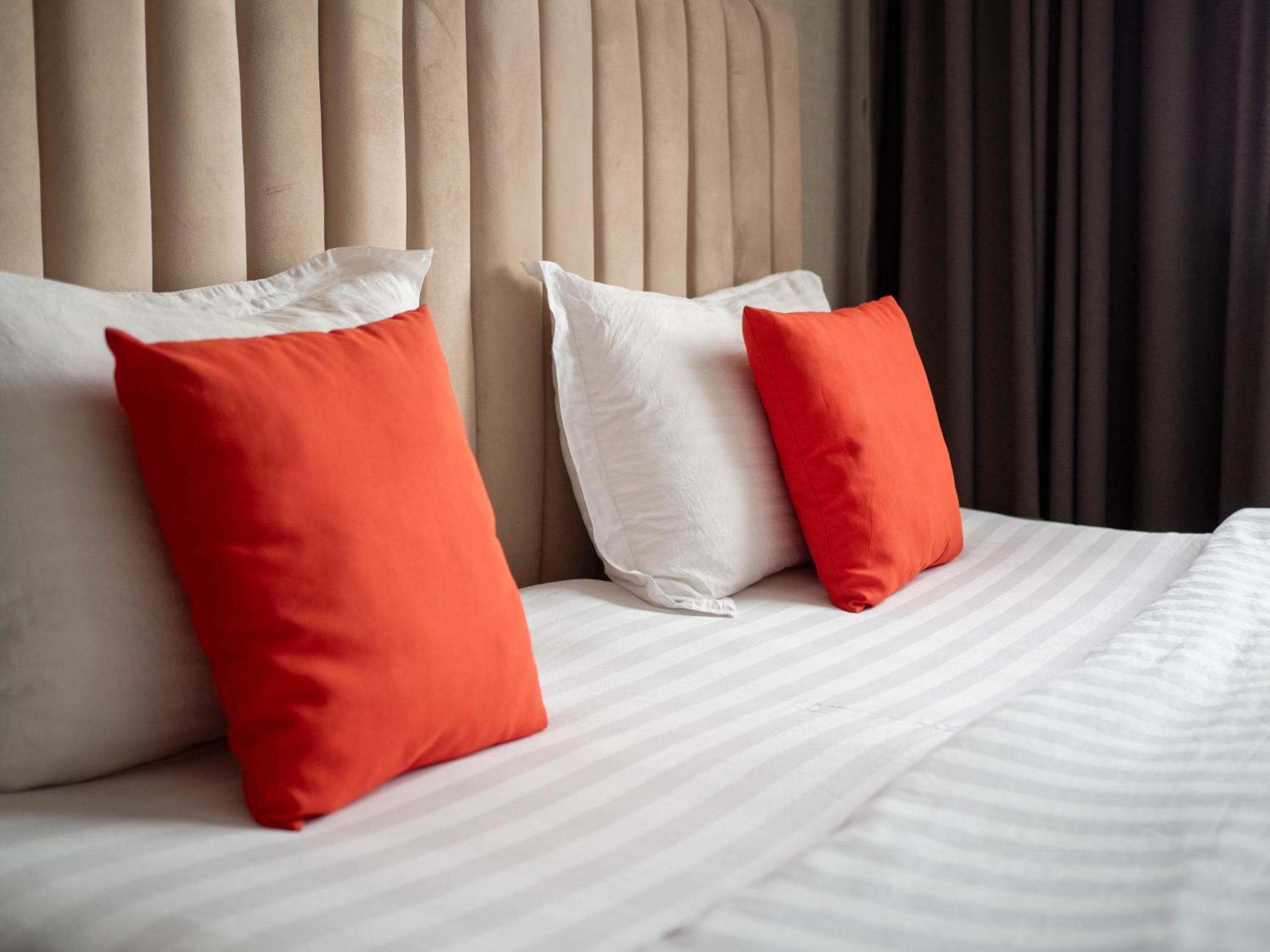 Appartments " Zhetysu-4" อัลมาตี ภายนอก รูปภาพ