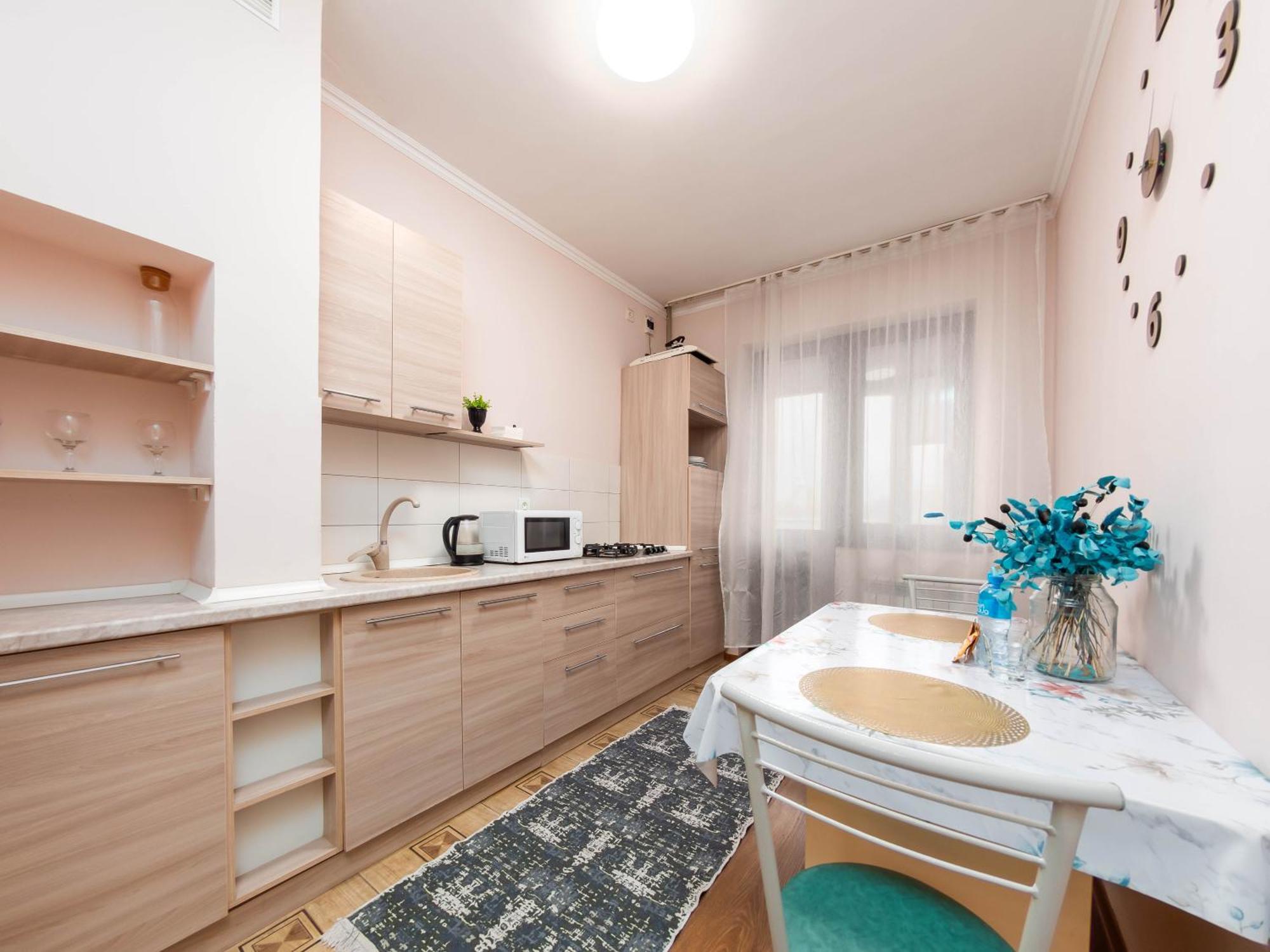 Appartments " Zhetysu-4" อัลมาตี ภายนอก รูปภาพ
